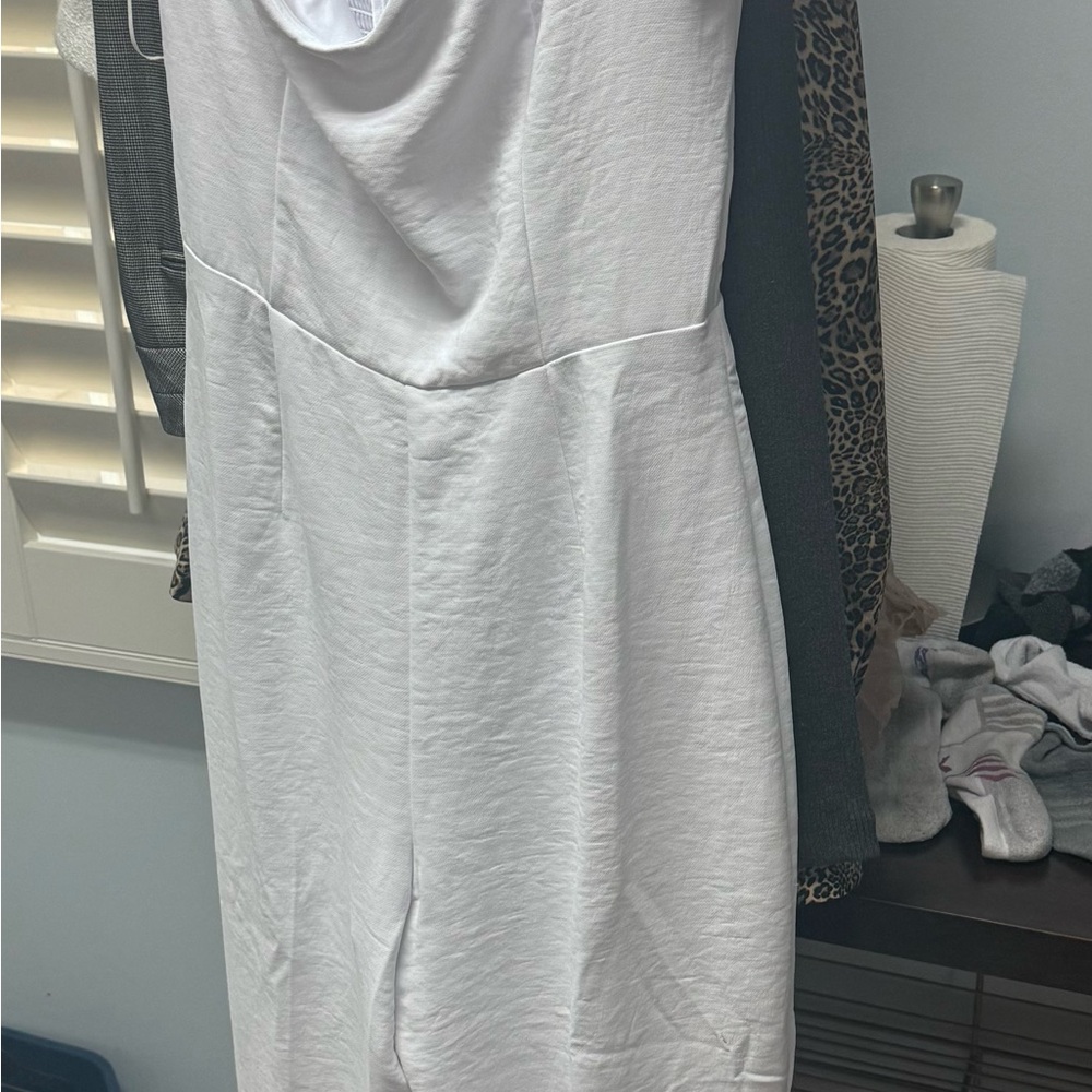 Abercrombie & Fitch White Jumpsuit size MT. Never worn